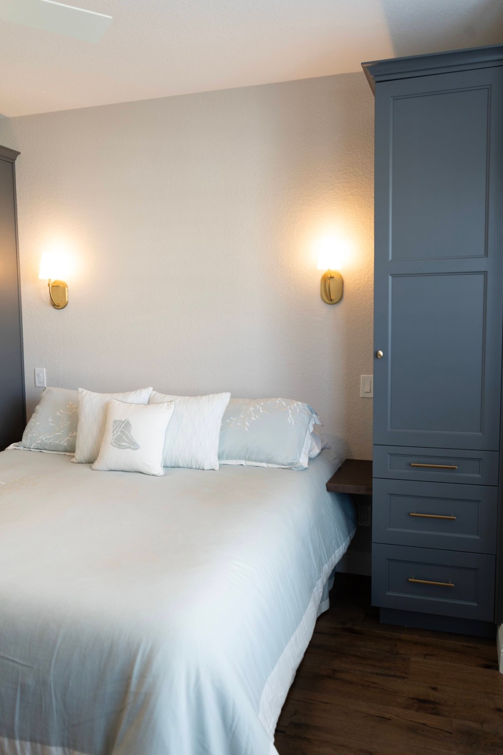 Tranquil Harbor Wing